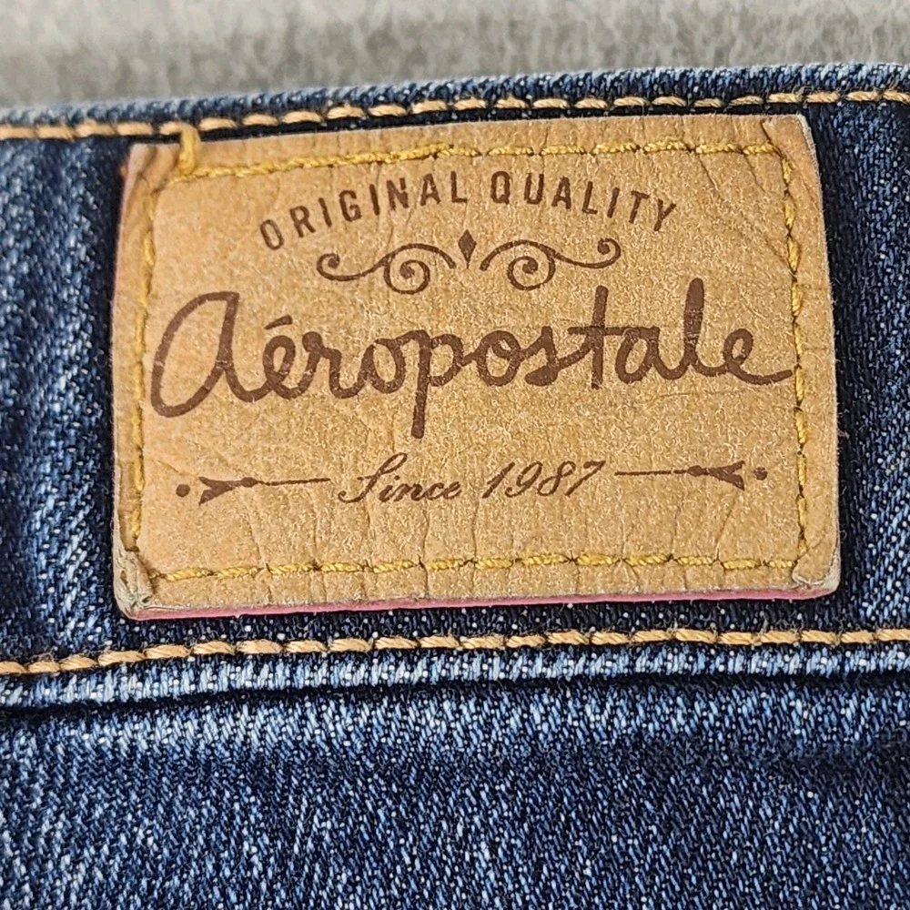 Aeropostale Distressed Boyfriend Jean Shorts‎ Womens Size 2 Blue Denim 30x4.5